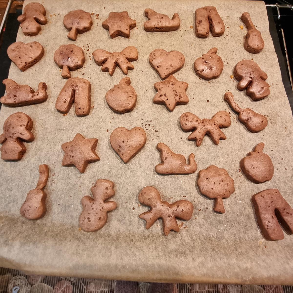 Lebkuchen-Plätzchen mit Zuckerguss und Glitzer - Rezept - Bild Nr. 17224