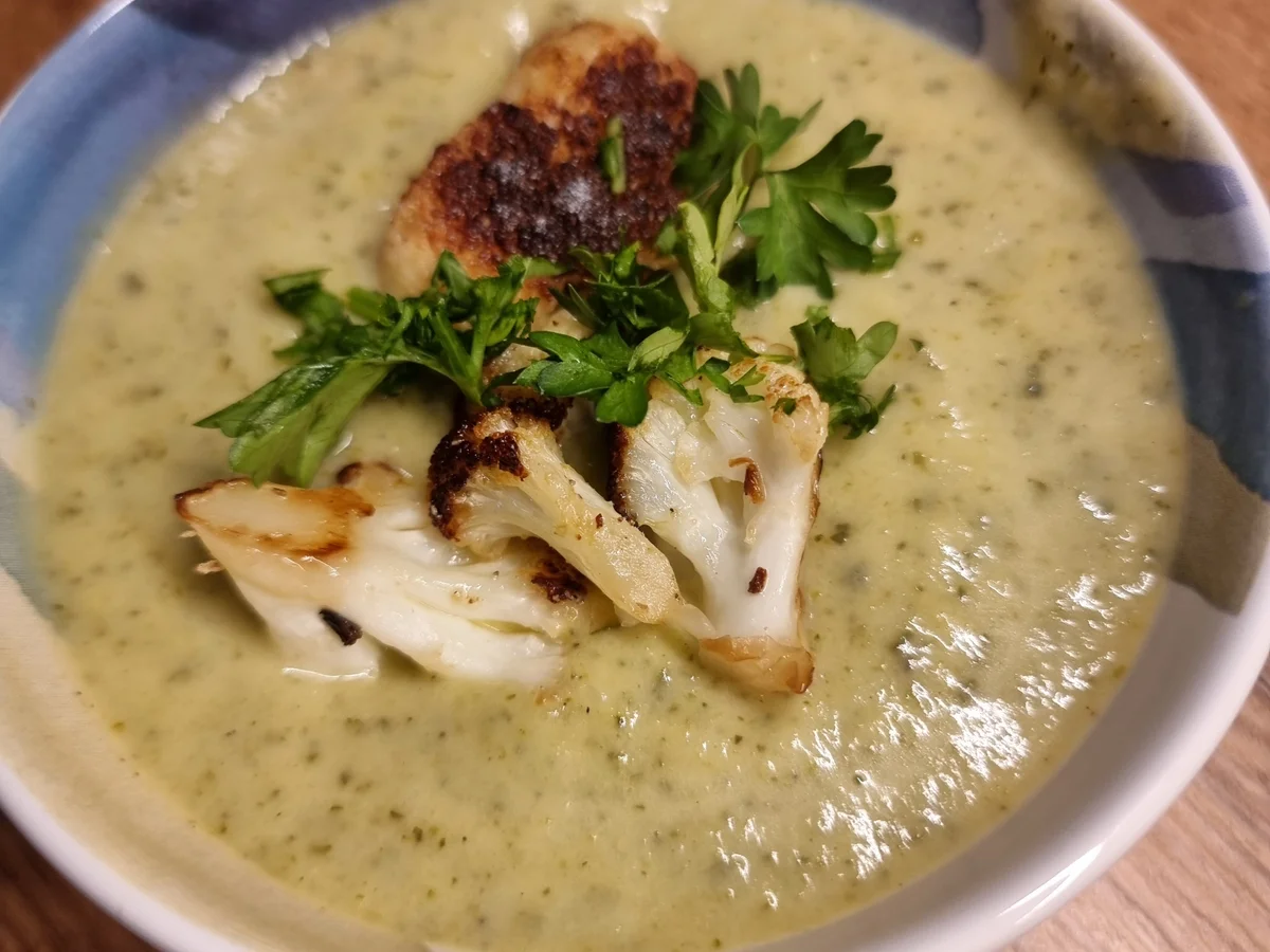 Rezept: Lauch-Zucchini-Suppe mit Blumenkohl Bild Nr. 17211 Lauch-Zucchini-Suppe mit Blumenkohl - Rezept - Bild Nr. 17211