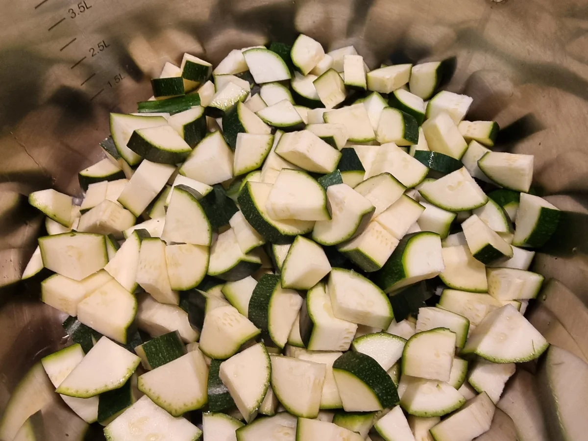 Rezept: Lauch-Zucchini-Suppe mit Blumenkohl Bild Nr. 17212 Lauch-Zucchini-Suppe mit Blumenkohl - Rezept - Bild Nr. 17212