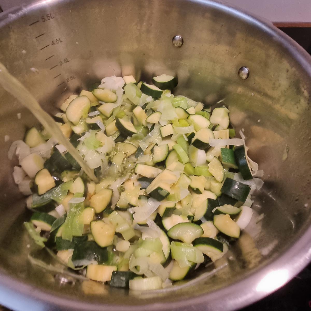 Lauch-Zucchini-Suppe mit Blumenkohl - Rezept - Bild Nr. 17214