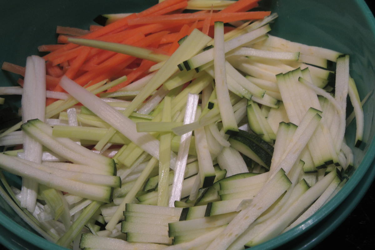 Suppen: Wildconsommé mit Einlagen - Rezept - Bild Nr. 17212