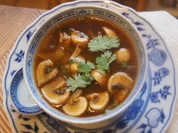 Rezept: Tom Yum Suppe mit Garnelen, Zwiebel und Champignons Bild Nr. 17225 Tom Yum Suppe mit Garnelen, Zwiebel und Champignons - Rezept - Bild Nr. 17225
