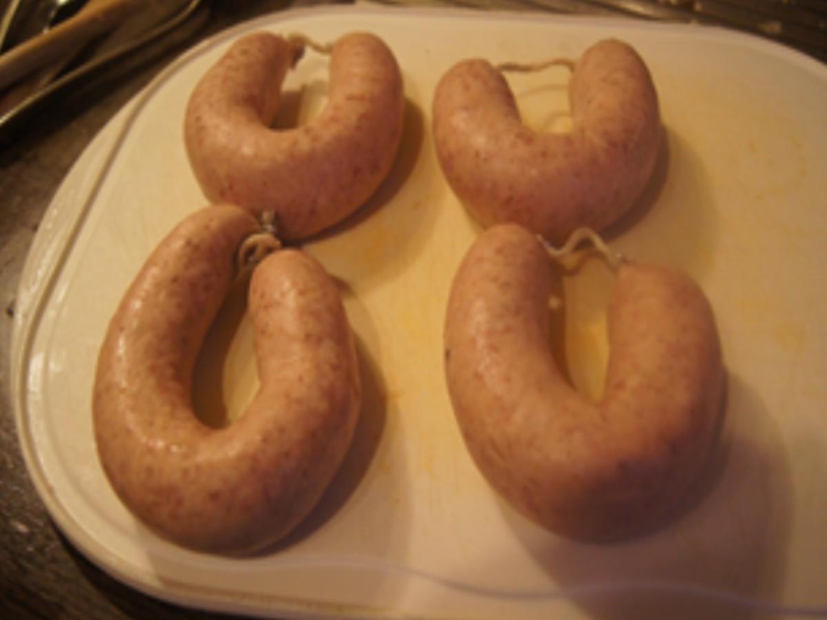 Brauner-Kohl mit Kassler-Kotelett, gebrühte Brägen-Wurst und Salzkartoffeln - Rezept - Bild Nr. 16