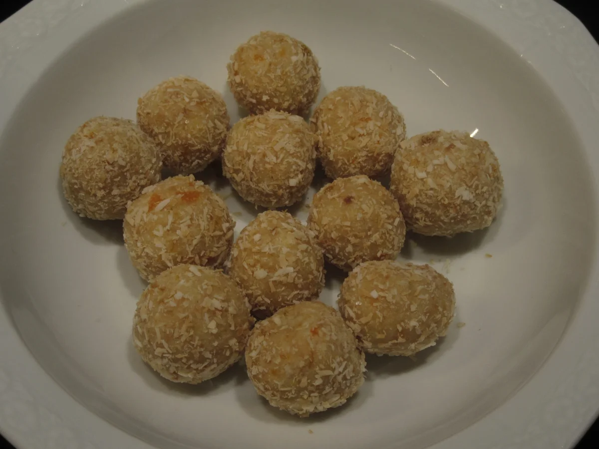 Rezept: Konfekt: Orangen-Kokos-Kugeln Bild Nr. 17228 Konfekt: Orangen-Kokos-Kugeln - Rezept - Bild Nr. 17228