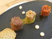 Karotten-Lachs- und Rindertatar mit Meerrettichmayonnaise - Rezept - Bild Nr. 2