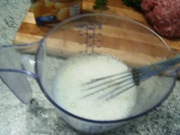 Rezept: Abgeschmelzte Knödel mit Hackfüllung Bild Nr. 3 Abgeschmelzte Knödel mit Hackfüllung - Rezept - Bild Nr. 3