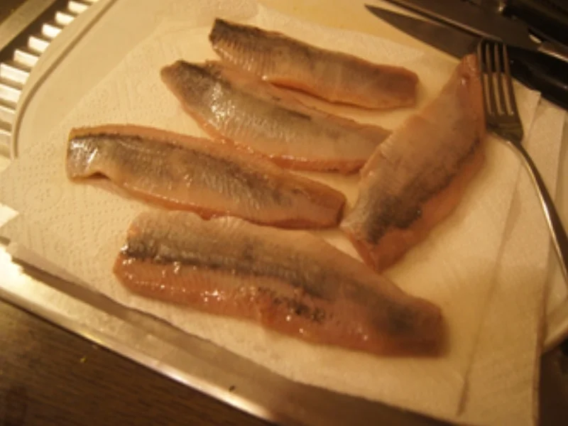 Rezept: Matjesfiletsalat mit Buschbohnen, Röstzwiebeln und Pellkartoffeln Bild Nr. 4 Matjesfiletsalat mit Buschbohnen, Röstzwiebeln und Pellkartoffeln - Rezept - Bild Nr. 4