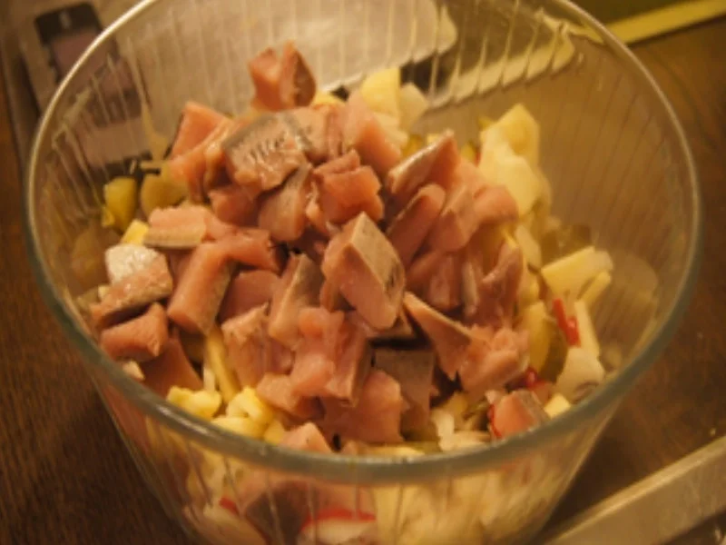 Rezept: Matjesfiletsalat mit Buschbohnen, Röstzwiebeln und Pellkartoffeln Bild Nr. 11 Matjesfiletsalat mit Buschbohnen, Röstzwiebeln und Pellkartoffeln - Rezept - Bild Nr. 11