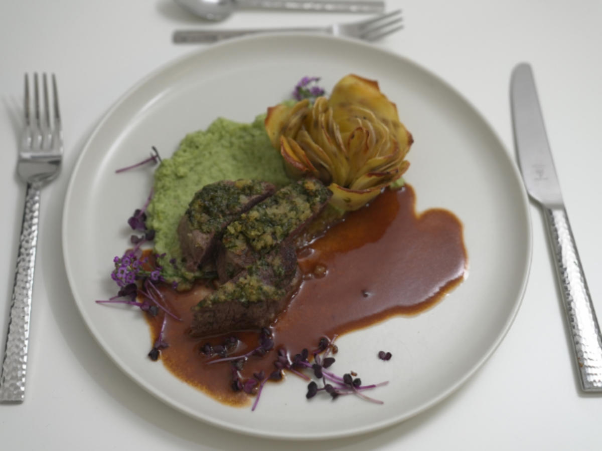 Rinderfilet mit Kartoffelrose und Brokkolipüree - Rezept - Bild Nr. 17243