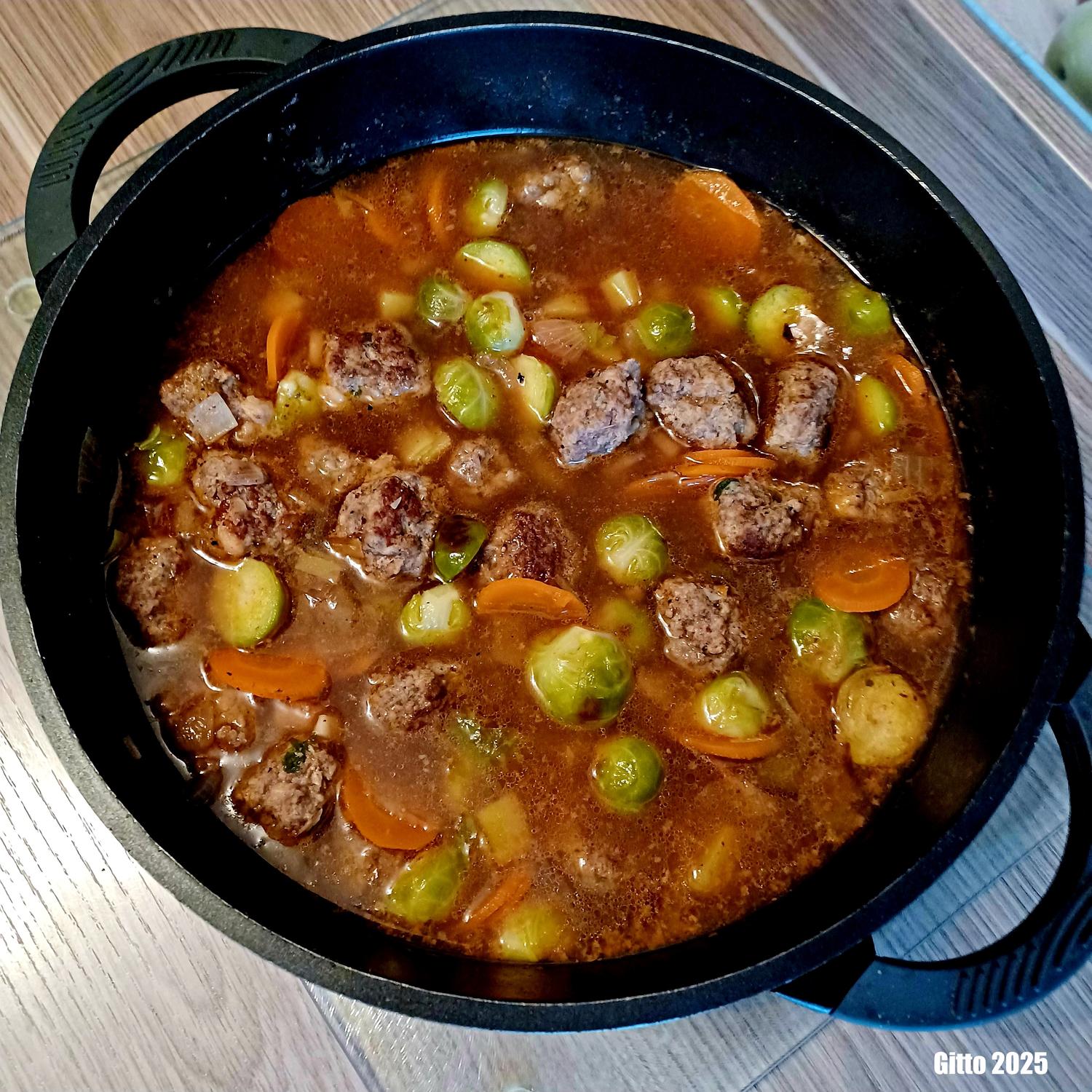 Rosenkohleintopf mit Hackbällchen - Rezept - kochbar.de Rosenkohleintopf mit Hackbällchen - Rezept - kochbar.de