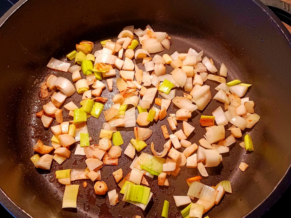 Rezept: Rosenkohleintopf mit Hackbällchen Bild Nr. 5 Rosenkohleintopf mit Hackbällchen - Rezept - Bild Nr. 5