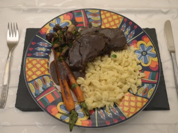 Ochsenbäckchen mit Quarkspätzle und Pilzragout - Rezept - Bild Nr. 17248