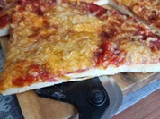 Pizza mit Trüffel -Salami - Rezept - Bild Nr. 17261