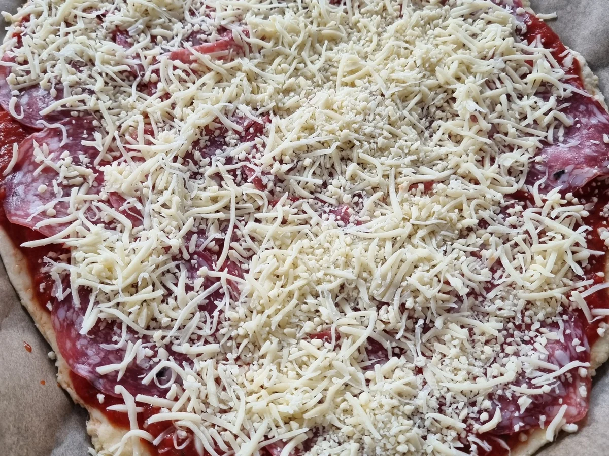 Pizza mit Trüffel -Salami - Rezept - Bild Nr. 17268