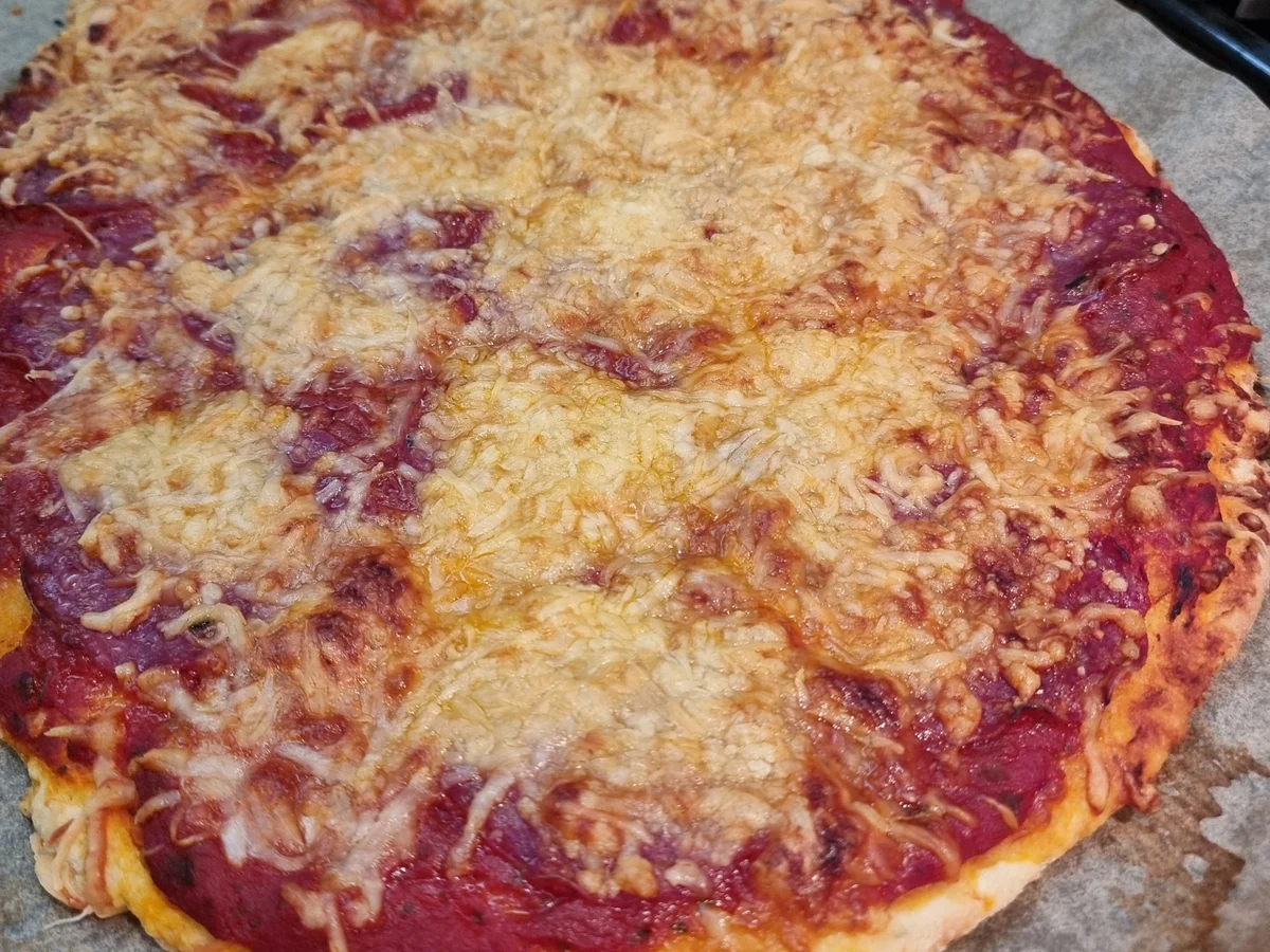 Pizza mit Trüffel -Salami - Rezept - Bild Nr. 17269