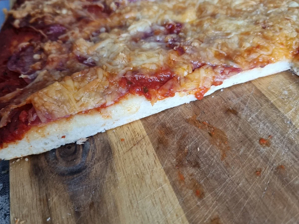 Pizza mit Trüffel -Salami - Rezept - Bild Nr. 17271