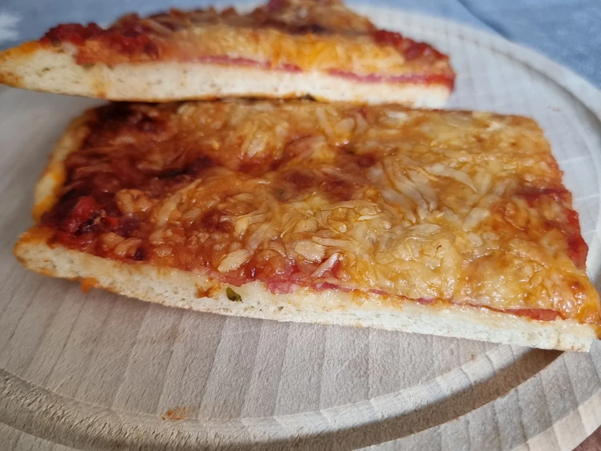 Pizza mit Trüffel -Salami - Rezept - Bild Nr. 17272
