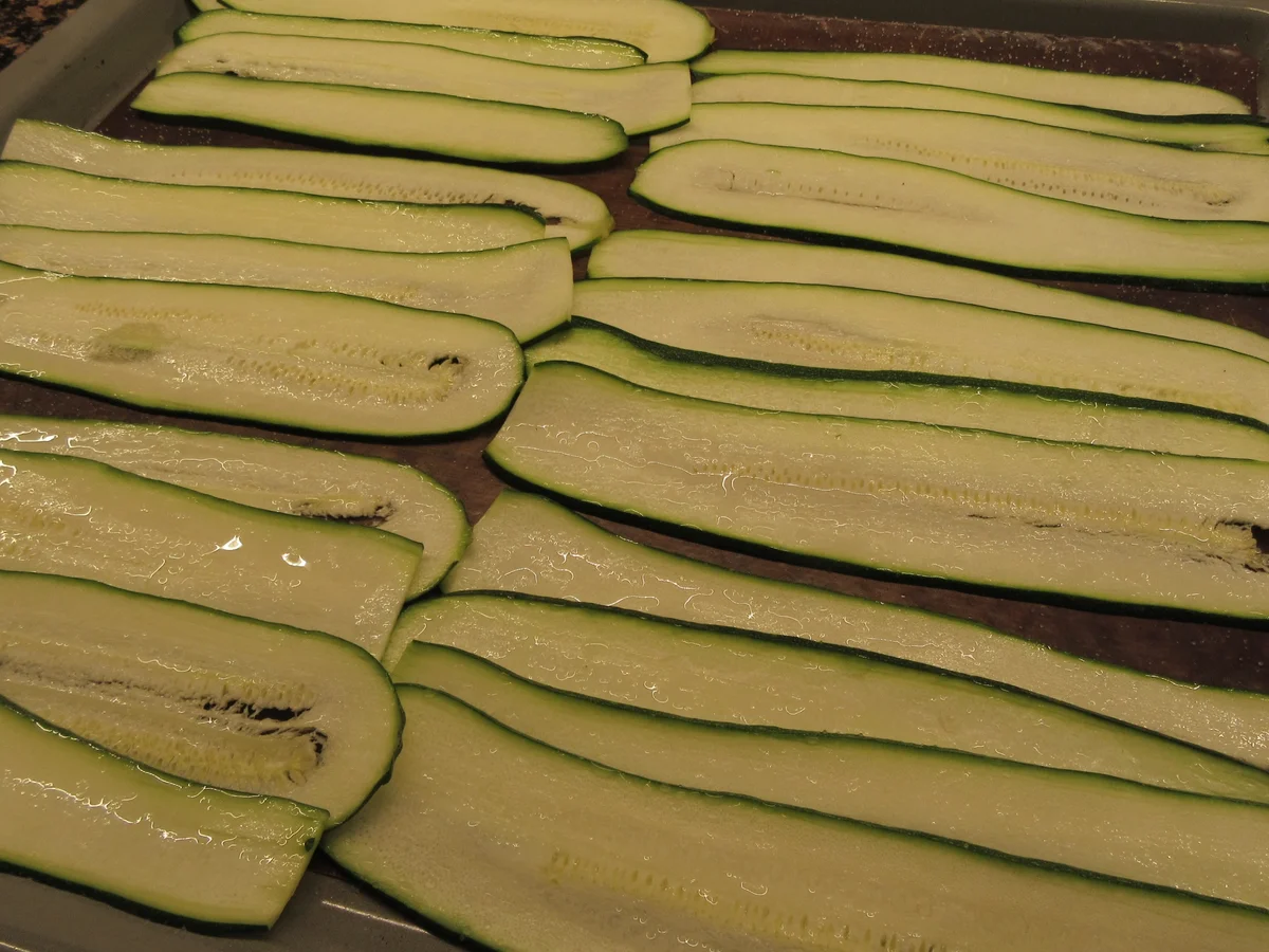 Gemüse: Zucchinirouladen mit Käsefüllung - Rezept - Bild Nr. 17262