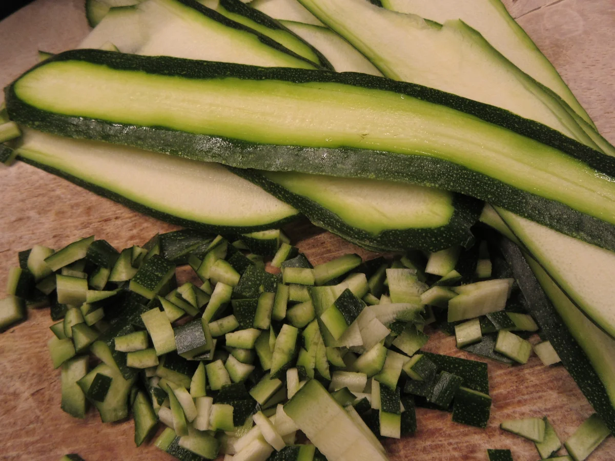 Gemüse: Zucchinirouladen mit Käsefüllung - Rezept - Bild Nr. 17266