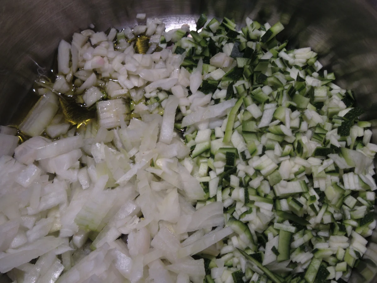 Gemüse: Zucchinirouladen mit Käsefüllung - Rezept - Bild Nr. 17267