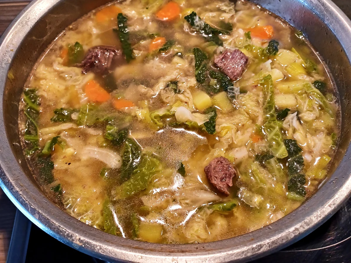 Wirsingsuppe mit Rindfleisch - Rezept - Bild Nr. 17266