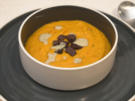 Kürbissuppe mit Pumpernickel-Crunch und Kürbiskernölschaum - Rezept - Bild Nr. 17261