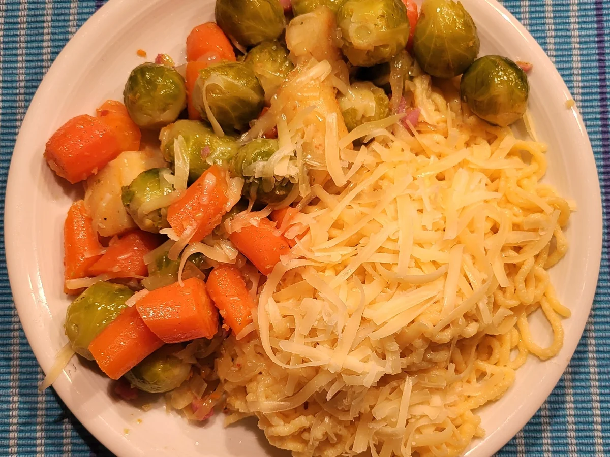 Glasiertes Wintergemüse mit Quarkspätzle - Rezept - Bild Nr. 2