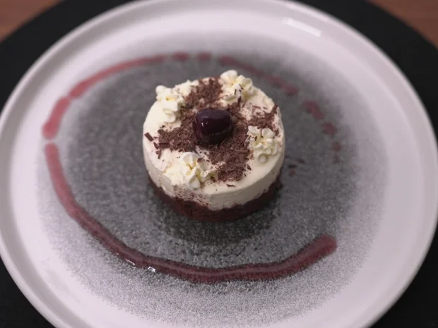 Rezept: Schwarzwälder Kirsch Törtchen Bild Nr. 2 Schwarzwälder Kirsch Törtchen - Rezept - Bild Nr. 2