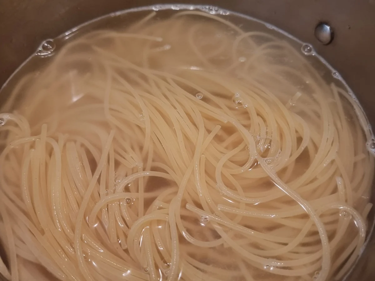Spaghetti alla puttanesca "nach Hurenart" - Rezept - Bild Nr. 17268
