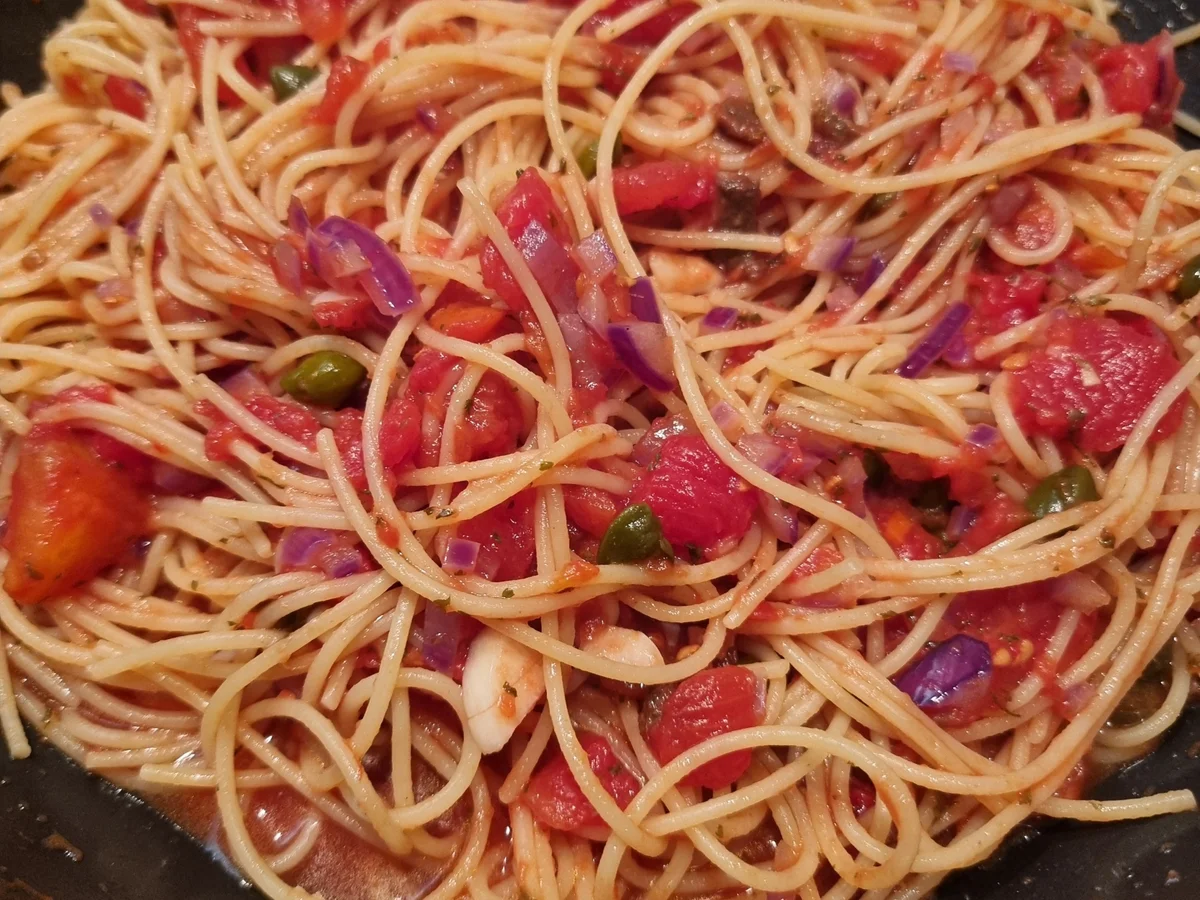 Spaghetti alla puttanesca "nach Hurenart" - Rezept - Bild Nr. 17270