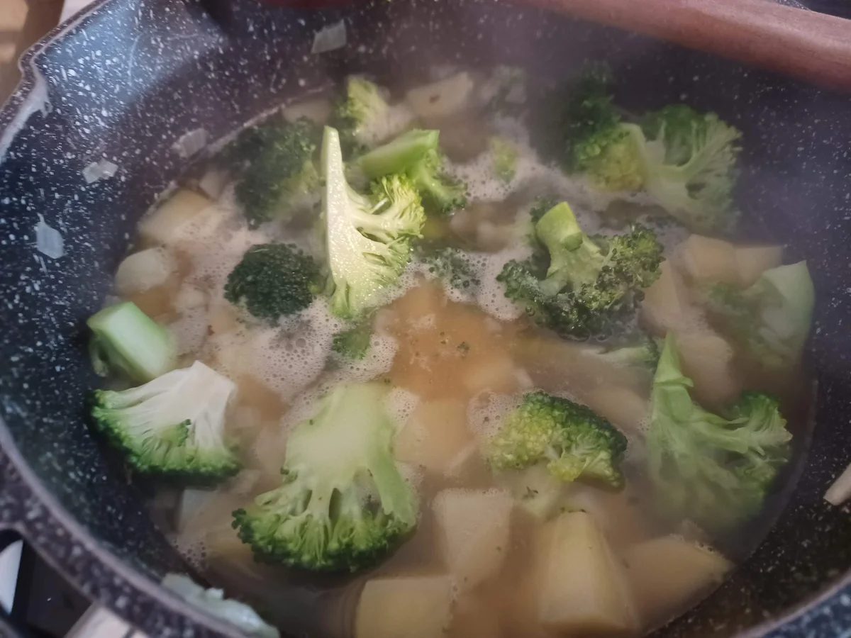 Rezept: Brokkoli - Kartoffelsuppe Bild Nr. 17263 Brokkoli - Kartoffelsuppe - Rezept - Bild Nr. 17263