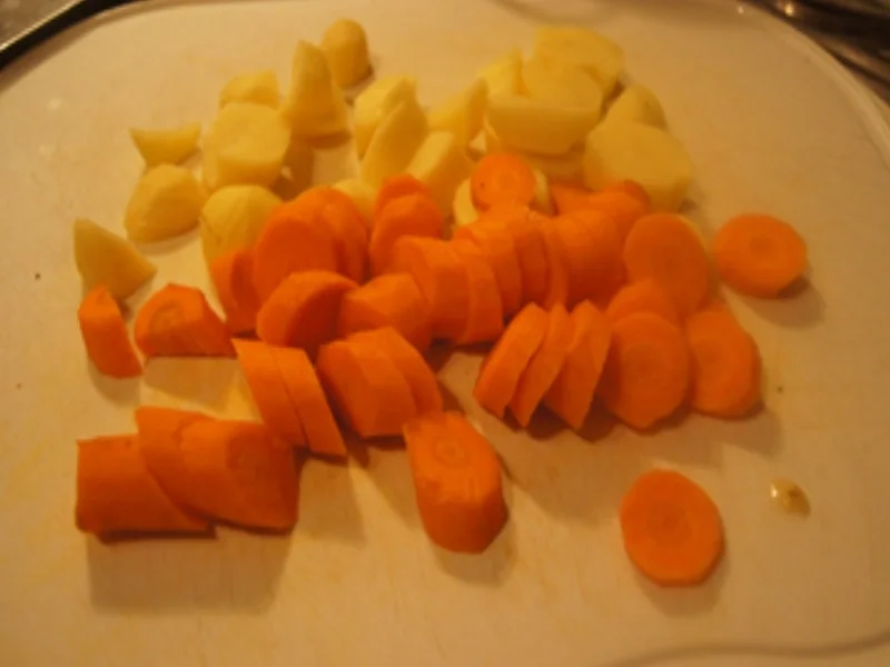 Paniertes Stielkotelett mit Brokkoli und Möhren-Kartoffel-Stampf - Rezept - Bild Nr. 17267