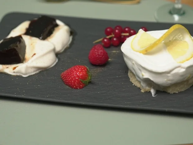 Rezept: Zitronentörtchen und Kaffeegelee mit Kokosschaum Bild Nr. 2 Zitronentörtchen und Kaffeegelee mit Kokosschaum - Rezept - Bild Nr. 2