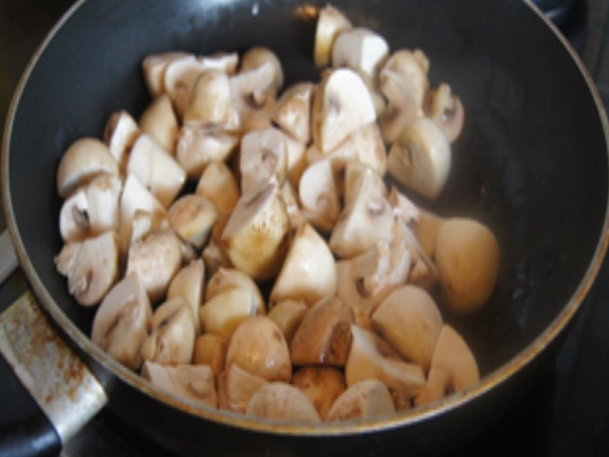 Lachsfilet mit Rahmchampignons und Basmatireis - Rezept - Bild Nr. 17268