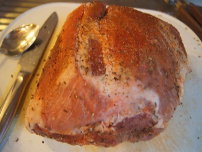 Herzhafter Schweinebraten mit Sauce, Kraut nach tschechischer Art und Drillingen - Rezept - Bild Nr. 4