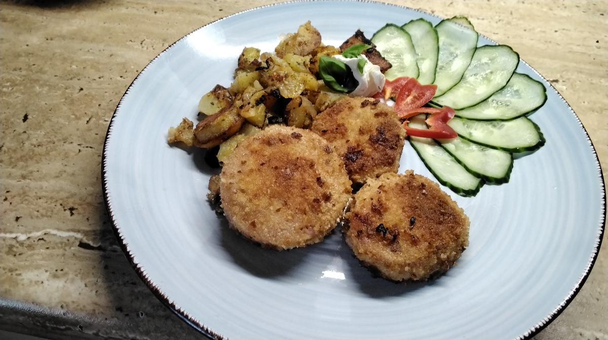 Göttinger paniert mit Bratkartoffeln - Rezept - Bild Nr. 17268