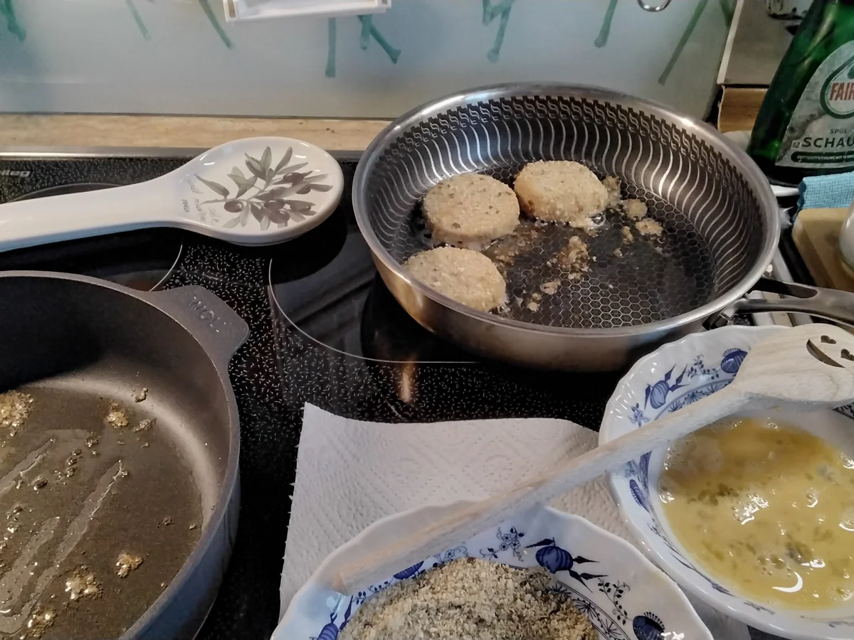 Göttinger paniert mit Bratkartoffeln - Rezept - Bild Nr. 17270