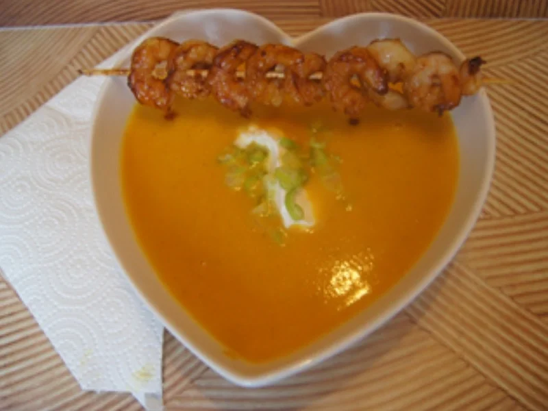 Rezept: Cremige Möhrensuppe mit Garnelenspieß Bild Nr. 7 Cremige Möhrensuppe mit Garnelenspieß - Rezept - Bild Nr. 7