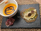 Steinpilzravioli mit Kürbissuppe und Sweet Chili Garnele - Rezept - Bild Nr. 2