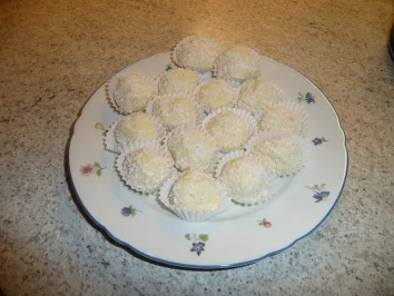 Rezept: EIERLIKÖR--KOKOS-TRÜFFEL EIERLIKÖR--KOKOS-TRÜFFEL - Rezept