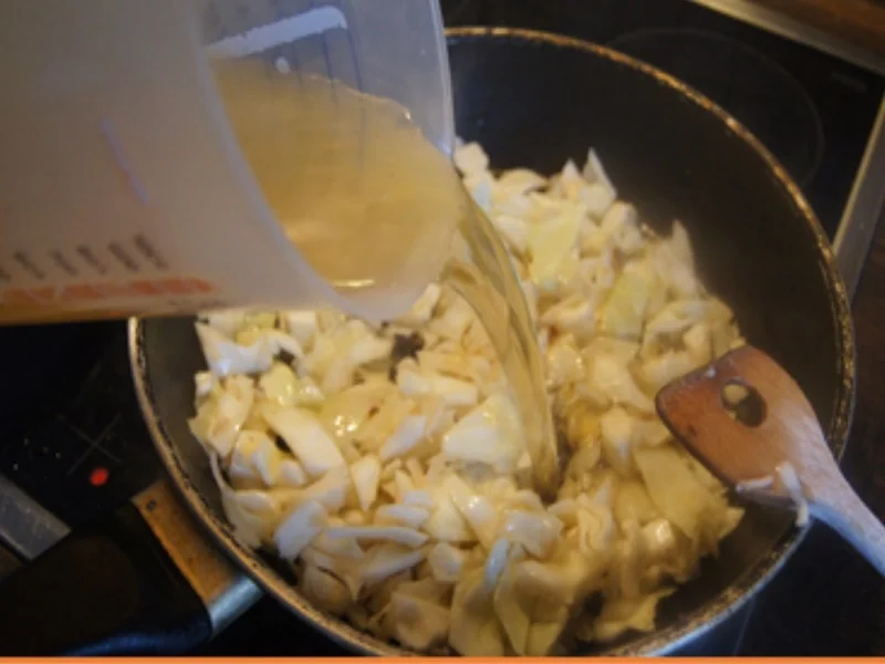 Rezept: Weißkohl-Hackfleisch-Nudel-Pfanne Bild Nr. 9 Weißkohl-Hackfleisch-Nudel-Pfanne - Rezept - Bild Nr. 9