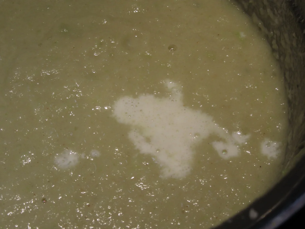 Rezept: Suppen: Selleriecremesuppe Bild Nr. 17273 Suppen: Selleriecremesuppe - Rezept - Bild Nr. 17273