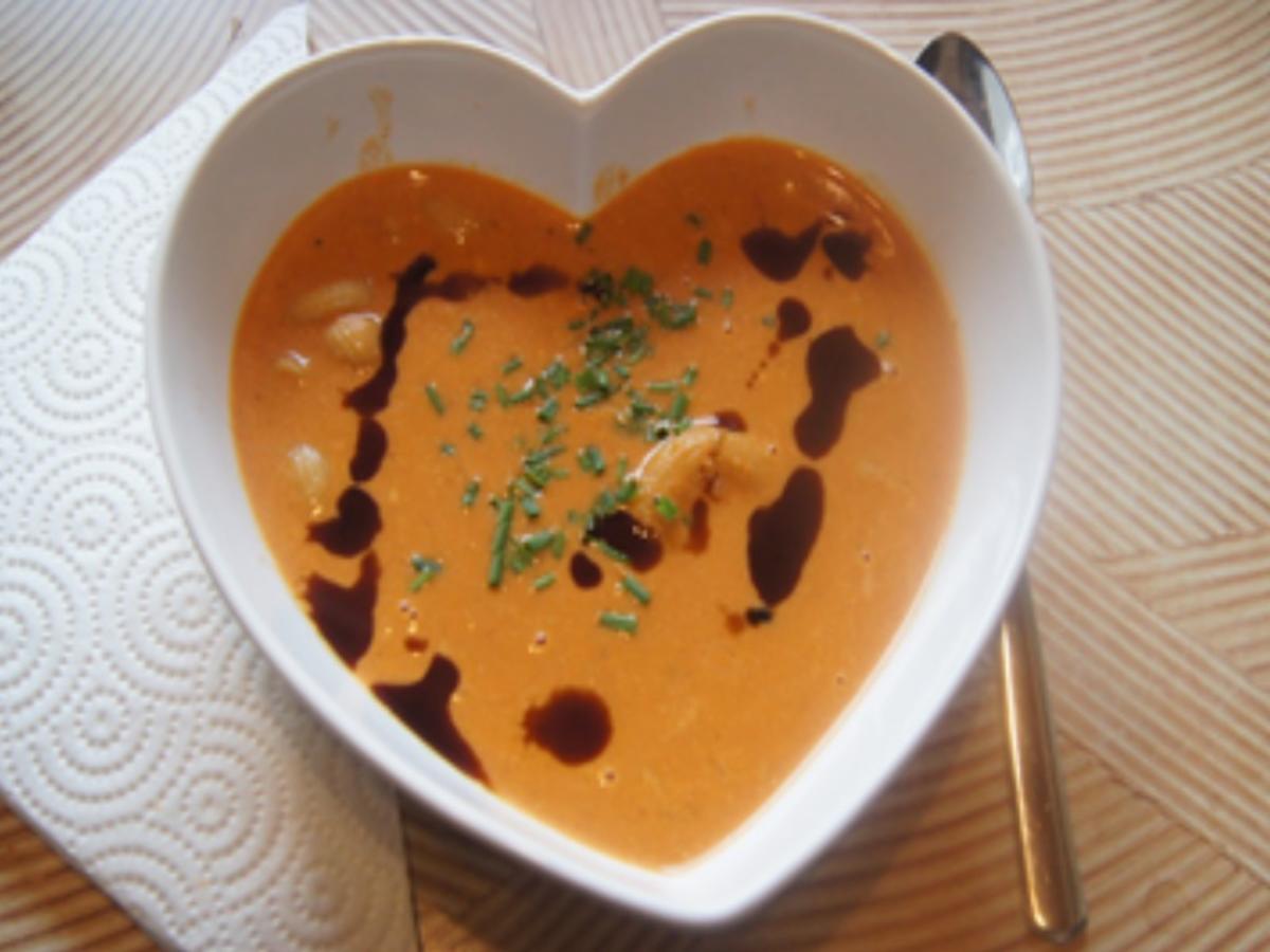 Tomatensuppe mit Hörnchen-Nudeln - Rezept - Bild Nr. 17279