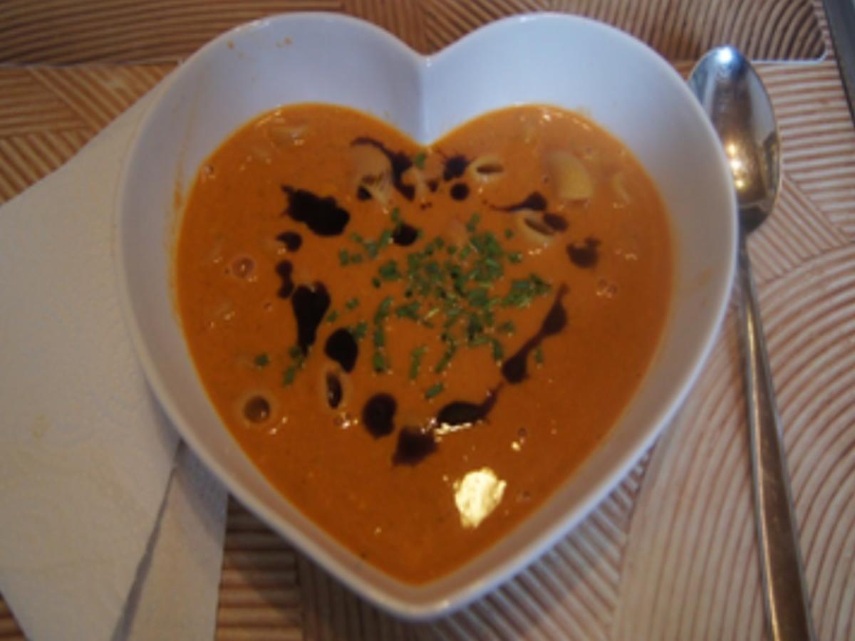 Tomatensuppe mit Hörnchen-Nudeln - Rezept - Bild Nr. 17286