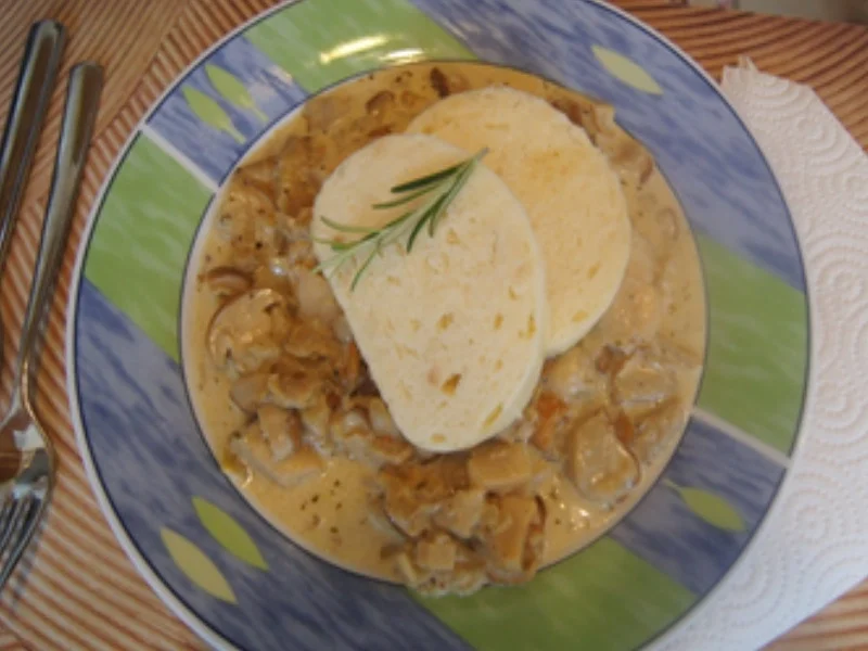 Rezept: Steinpilzpfanne mit böhmischen Knödeln Bild Nr. 17287 Steinpilzpfanne mit böhmischen Knödeln - Rezept - Bild Nr. 17287