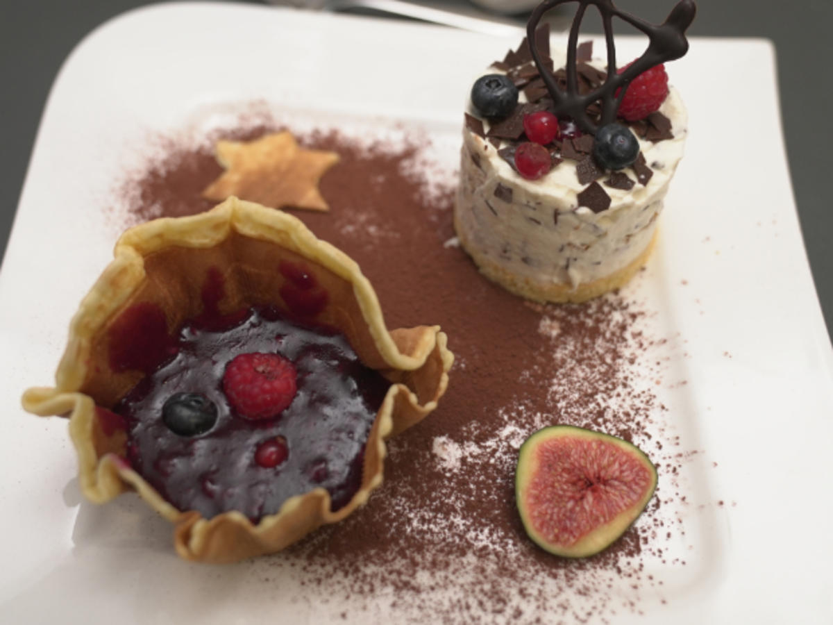 Eistorte mit winterlicher Grütze - Rezept - Bild Nr. 17279