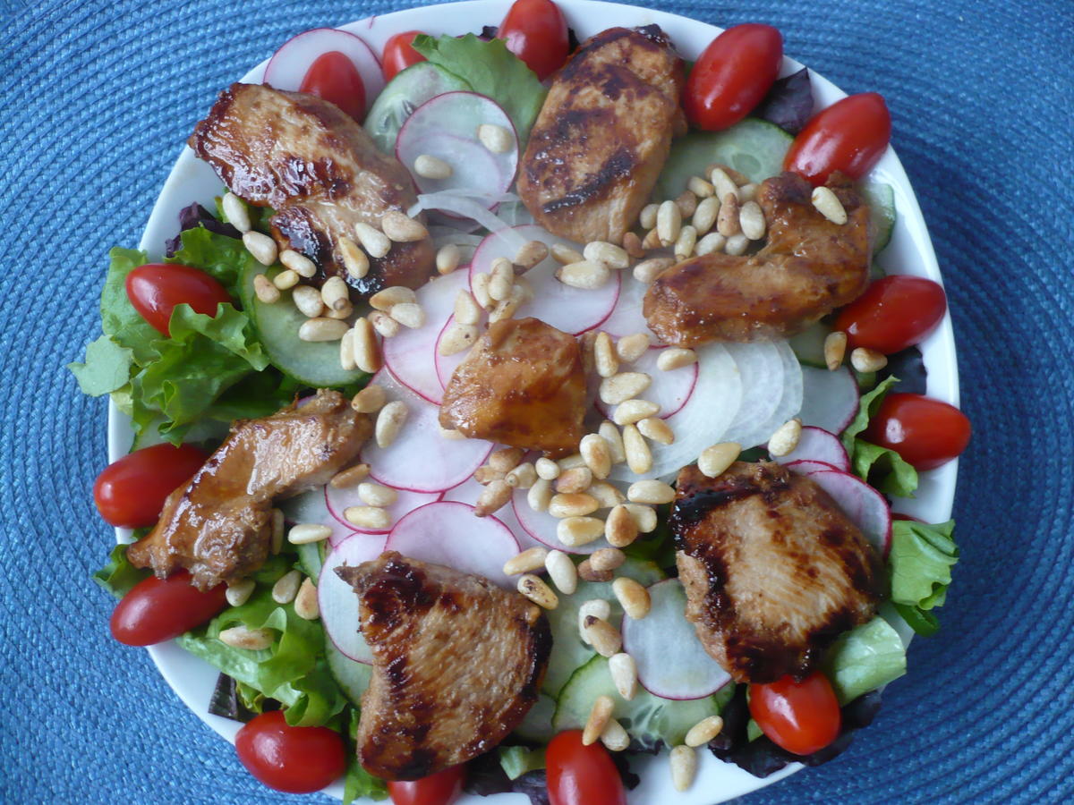 Salat mit Hähnchenbrustfilet - Rezept - Bild Nr. 17279