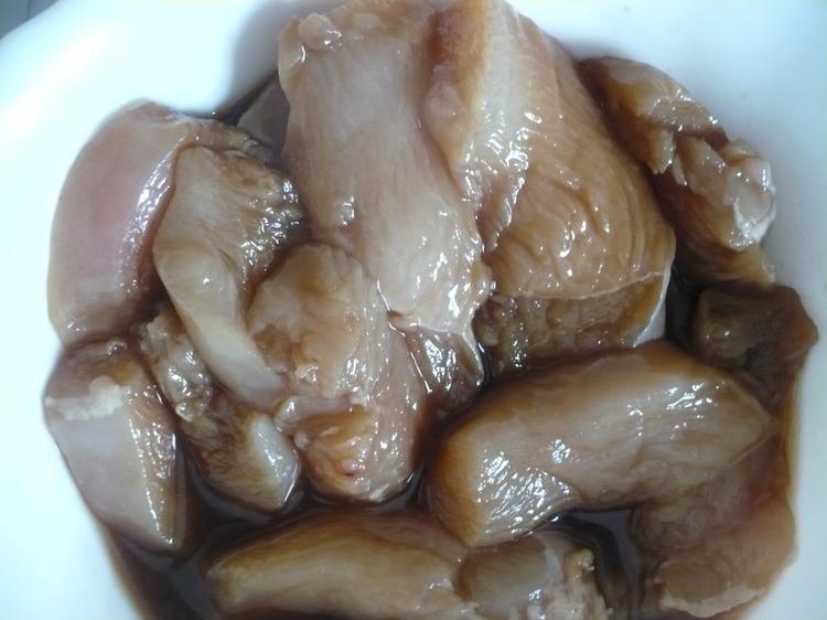 Salat mit Hähnchenbrustfilet, schnell &amp; einfach