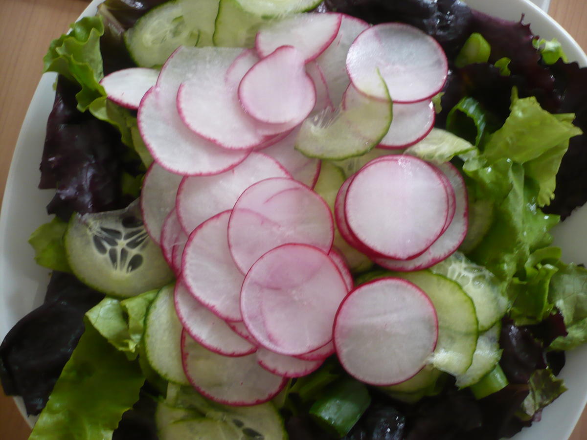 Salat mit Hähnchenbrustfilet - Rezept - Bild Nr. 17284