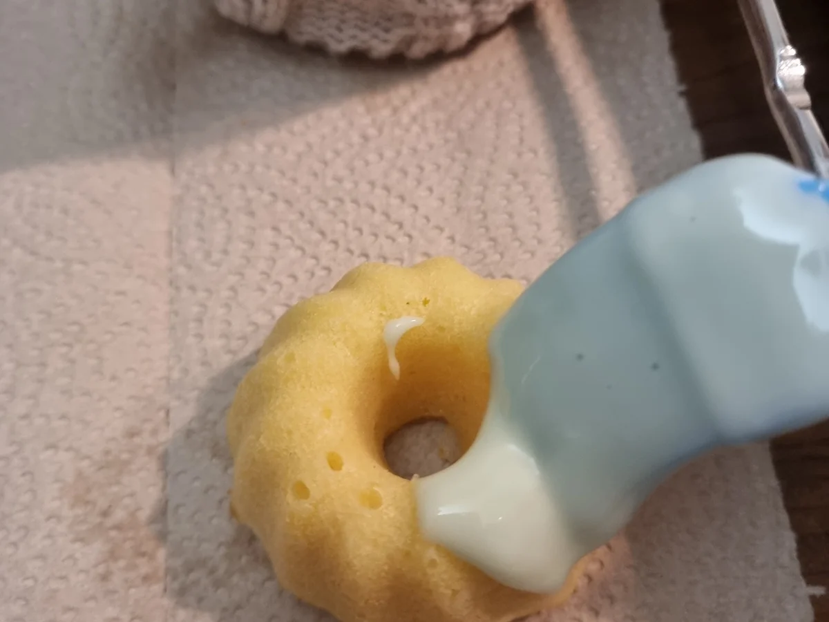 Rezept: Mini-Joghurt-Zitronen-Gugelhupf Bild Nr. 17295 Mini-Joghurt-Zitronen-Gugelhupf - Rezept - Bild Nr. 17295